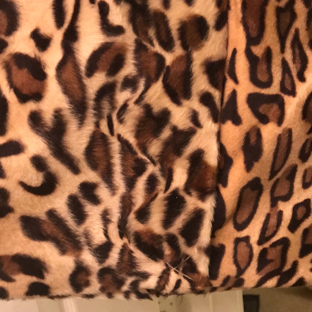 🚨LAST CHANCE 🚨Philosophy Leopard Faux Fur Blazer - Picture 5 of 6